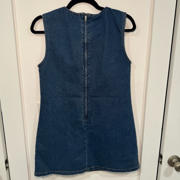 NWT Vigoss Sleeveless Denim Crewneck Dress | Blue Mini Dress | Size Medium - Picture 2 of 4